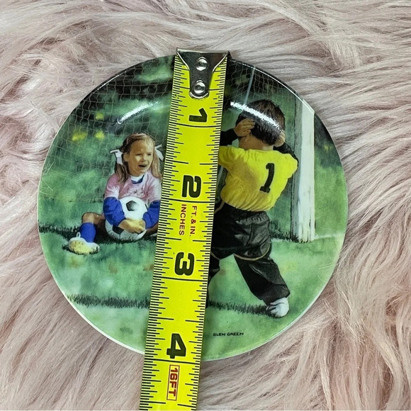 2  small sports collector plates - Picture 9 of 12